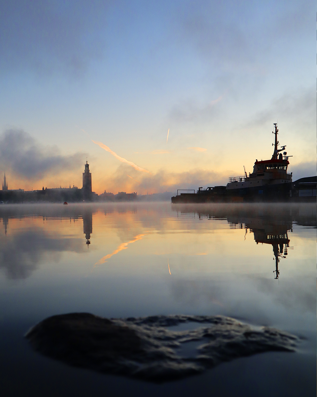 Dimma över Stockholms stadshus Dimma över Stockholms stadshus